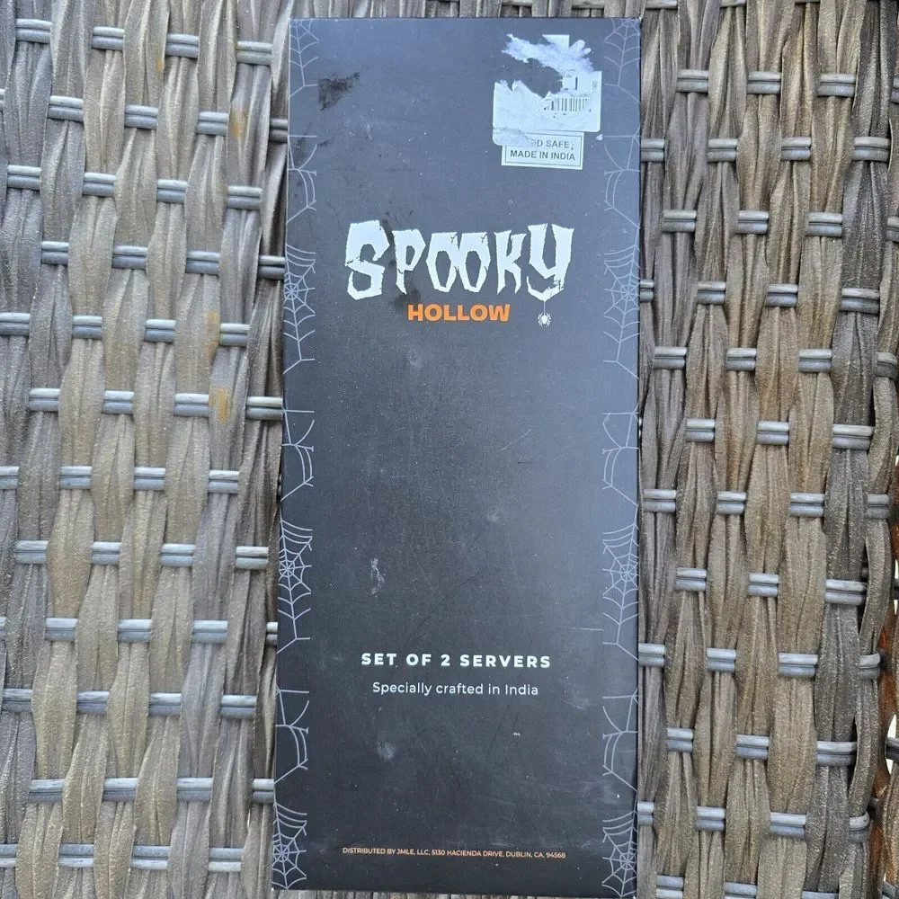 New Halloween 2 Pc. Cast Aluminum Skeleton Hands ‎ Salad Serving Set